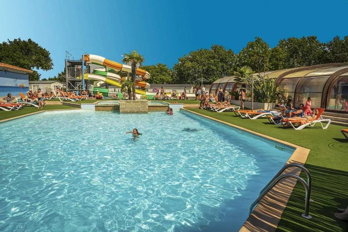 Camping 4 Etoiles - Parc Aquatique - Eei0Fi Saint-Georges-d'Oleron Luaran gambar